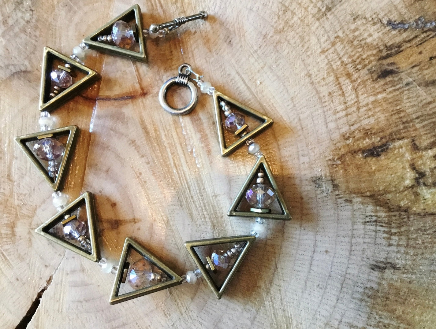 Geometrisches Dreiecksarmband
